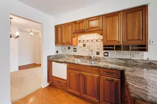 927 Kilkenny Dr, Wheaton, IL 60189 - Photo 3