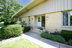 1196 Nottingham Ln, Elgin, IL 60120 - Photo 7