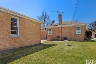 8049 N Overhill Ave, Niles, IL 60714 - Photo 27