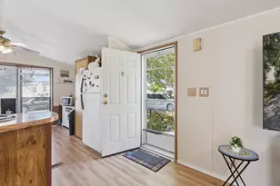 579 Park Ave, Belvidere, IL 61008 - Photo 7