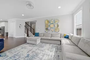 7814 Brookbank Rd, Willowbrook, IL 60527 - Photo 5