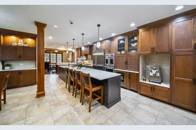 2009 Mackenzie Place #2009, Wheaton, IL 60187 - Photo 9