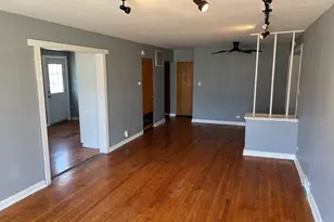 8856 S Washtenaw Ave, Evergreen Park, IL 60805 - Photo 3