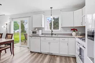 625 Fairview Ln, South Elgin, IL 60177 - Photo 9