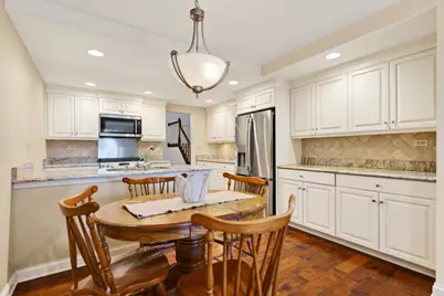 1122 Creekside Drive, Wheaton, IL 60189 - Photo 5