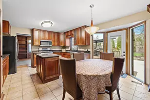 1630 Castaway Ct, Hoffman Estates, IL 60010 - Photo 17