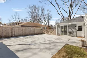 612 Kenwood Ave, Libertyville, IL 60048 - Photo 21