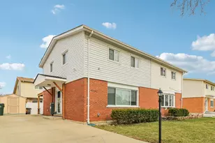 9262 N Woodland Dr, Niles, IL 60714 - Photo 1