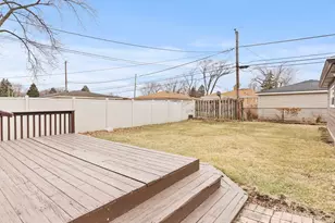 636 E 156th Pl, South Holland, IL 60473 - Photo 17