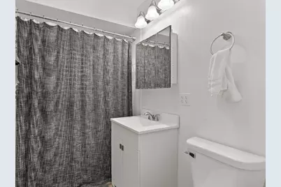 636 E 156th Place, South Holland, IL 60473 - Photo 9