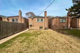3135 W 38th St, Chicago, IL 60632 - Photo 13