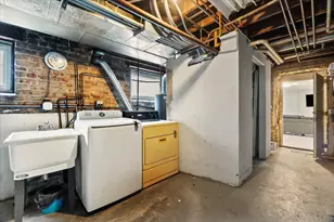 7431 N Hoyne Ave, Chicago, IL 60645 - Photo 11