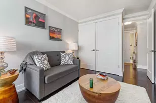 1030 N State St, Chicago, IL 60610 - Photo 11