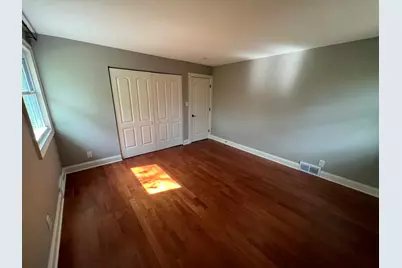 [Address not provided], Hickory Hills, IL 60457 - Photo 7