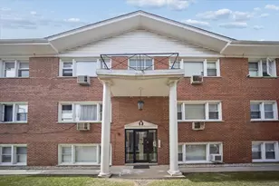 10105 Hartford Ct, Schiller Park, IL 60176 - Photo 1