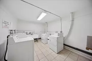 10105 Hartford Ct, Schiller Park, IL 60176 - Photo 13