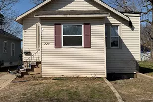 229 N 6th Ave, Kankakee, IL 60901 - Photo 1