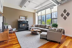 70 E 18th St, Chicago, IL 60616 - Photo 3
