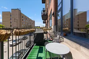 70 E 18th St, Chicago, IL 60616 - Photo 19