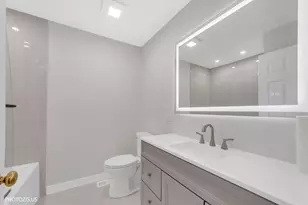 52 Stanton Ct, Schaumburg, IL 60193 - Photo 19