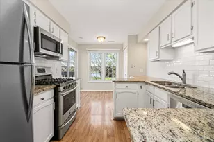 1427 Sutton Ct, Vernon Hills, IL 60061 - Photo 9