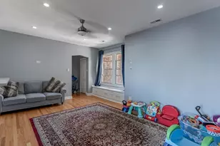 5717 N Kimball Ave, Chicago, IL 60659 - Photo 3