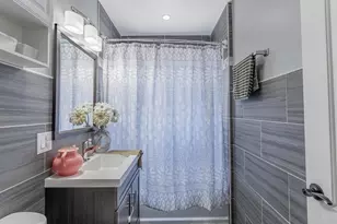 5717 N Kimball Ave, Chicago, IL 60659 - Photo 9