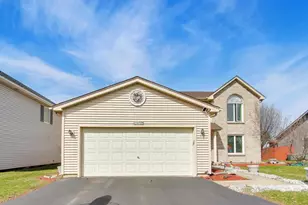 1075 Longford Rd, Bartlett, IL 60103 - Photo 3