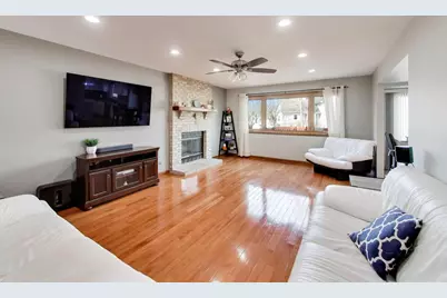 1075 Longford Road, Bartlett, IL 60103 - Photo 15