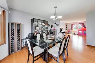 1075 Longford Rd, Bartlett, IL 60103 - Photo 9