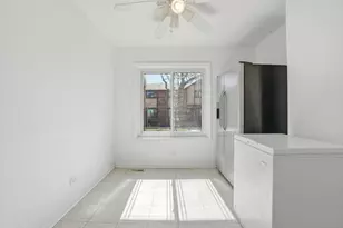 18W274 Kirkland Ln, Villa Park, IL 60181 - Photo 7