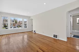10552 S Troy St, Chicago, IL 60655 - Photo 7