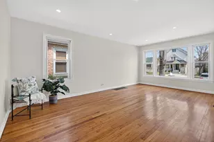 10552 S Troy St, Chicago, IL 60655 - Photo 7