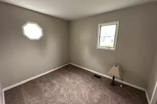 407 Laurel Ave, Romeoville, IL 60446 - Photo 7