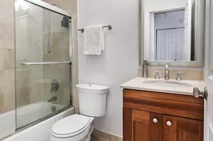 450 W Briar Pl, Chicago, IL 60657 - Photo 15