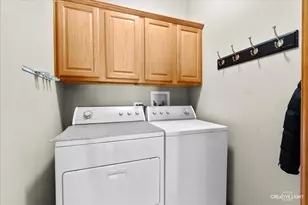 574 Sudbury Cir, Oswego, IL 60543 - Photo 15