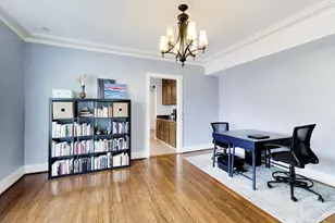 2041 W Farwell Ave, Chicago, IL 60645 - Photo 11