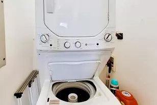 2041 W Farwell Ave, Chicago, IL 60645 - Photo 23