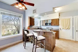 2041 W Farwell Ave, Chicago, IL 60645 - Photo 3