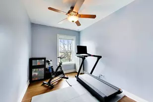 2041 W Farwell Ave, Chicago, IL 60645 - Photo 17