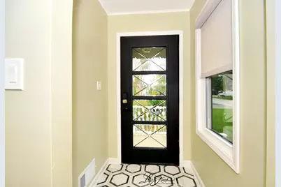 635 E Prairie Avenue, Lombard, IL 60148 - Photo 3