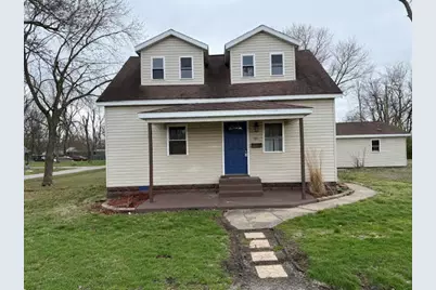 111 E Peach Street, Centralia, IL 62801 - Photo 1