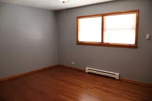 9721 S Albany Ave, Evergreen Park, IL 60805 - Photo 7