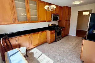 1053 Scanlon Dr, Wheeling, IL 60090 - Photo 7