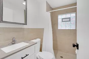 6420 N Spaulding Ave, Lincolnwood, IL 60712 - Photo 5