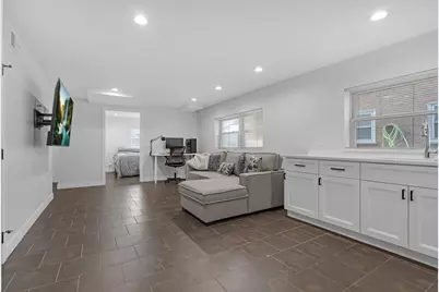 6420 N Spaulding Avenue #G, Lincolnwood, IL 60712 - Photo 3