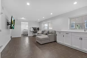 6420 N Spaulding Ave, Lincolnwood, IL 60712 - Photo 3