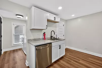 305 W Exchange Street #B, Sycamore, IL 60178 - Photo 11