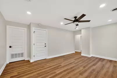 305 W Exchange Street #B, Sycamore, IL 60178 - Photo 7