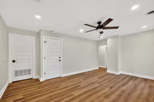 305 W Exchange St, Sycamore, IL 60178 - Photo 7